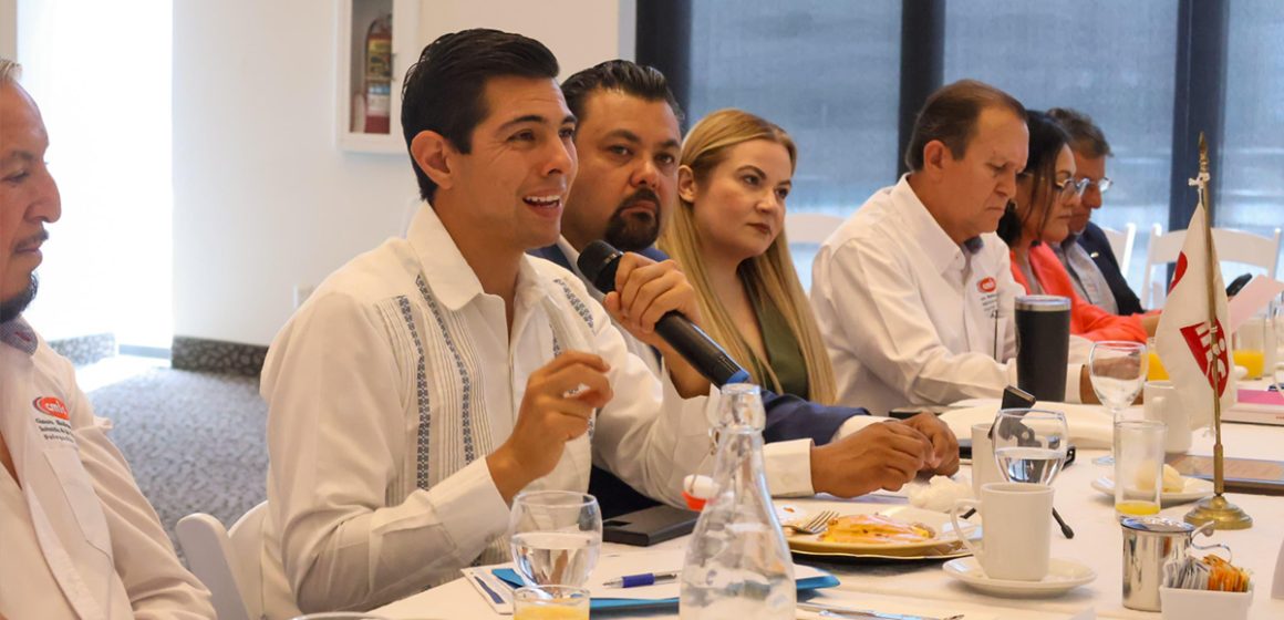 Fortalecen lazos con la Cámara Mexicana de la Industria de la Construcción