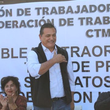 Regidor Arturo Aguirre destaca unión y derechos laborales en toma de protesta de sindicatos en Tijuana