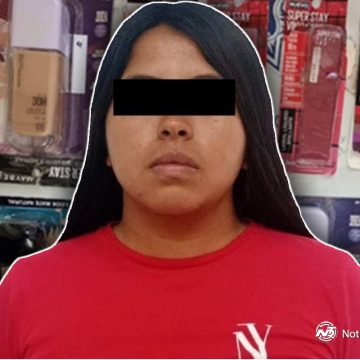 xc Detienen a Alejandra por robar maquillaje en Bodega Aurrerá