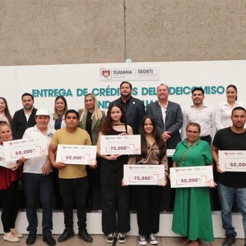 Alcalde de Tijuana impulsa economía con entrega de 484 créditos del Fideicomiso Fondos Tijuana