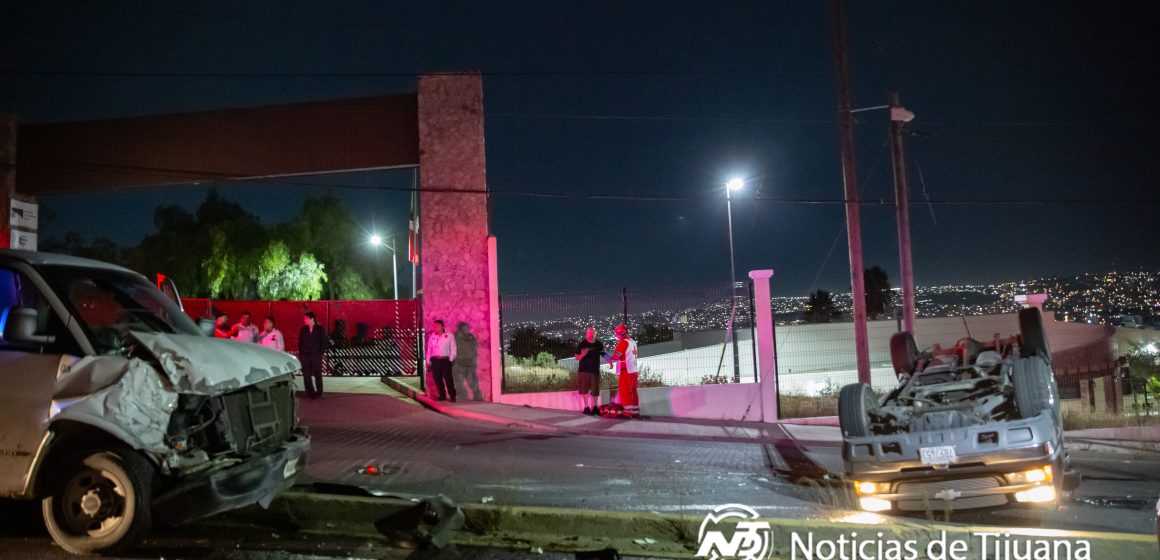 Durante la noche dos vehículos involucrados en un accidente