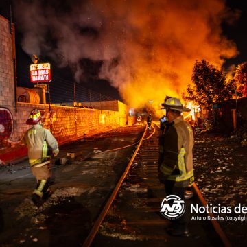 062A0917 Sin lesionados tras incendio en vivienda improvisada en Tijuana