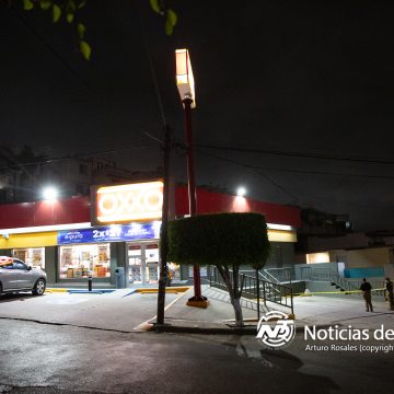 062A1271 Hombre baleado en estacionamiento de Oxxo Parques