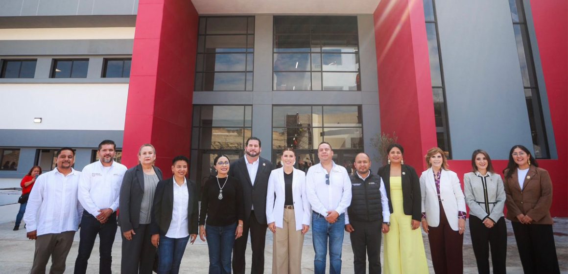 Universidad Rosario Castellanos de Tijuana abre sus puertas a estudiantes de BC
