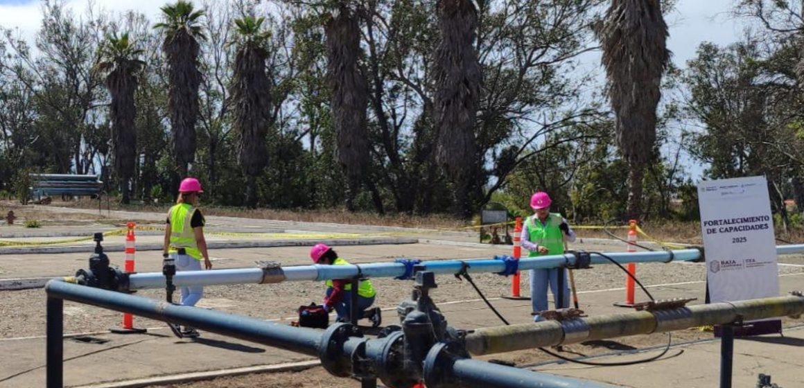 1 Primera generación “Cascos Rosas” en Baja California