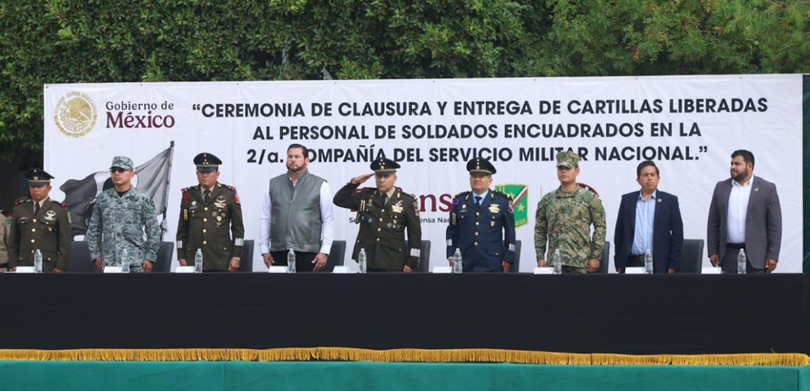 1 Asiste Ismael Burgueño a ceremonia de cartillas del Servicio Militar Nacional