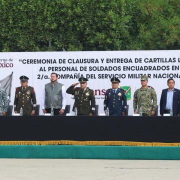 1 Asiste Ismael Burgueño a ceremonia de cartillas del Servicio Militar Nacional