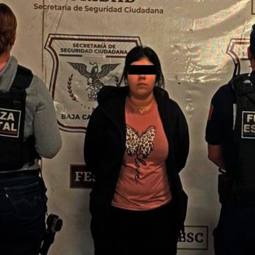 Detienen en Tijuana a mujer buscada en Texas por tráfico de migrantes