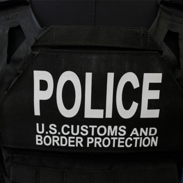 Al menos 15 oficiales de EEUU fueron detenidos en 2024-25 por corrupción y cohecho en frontera