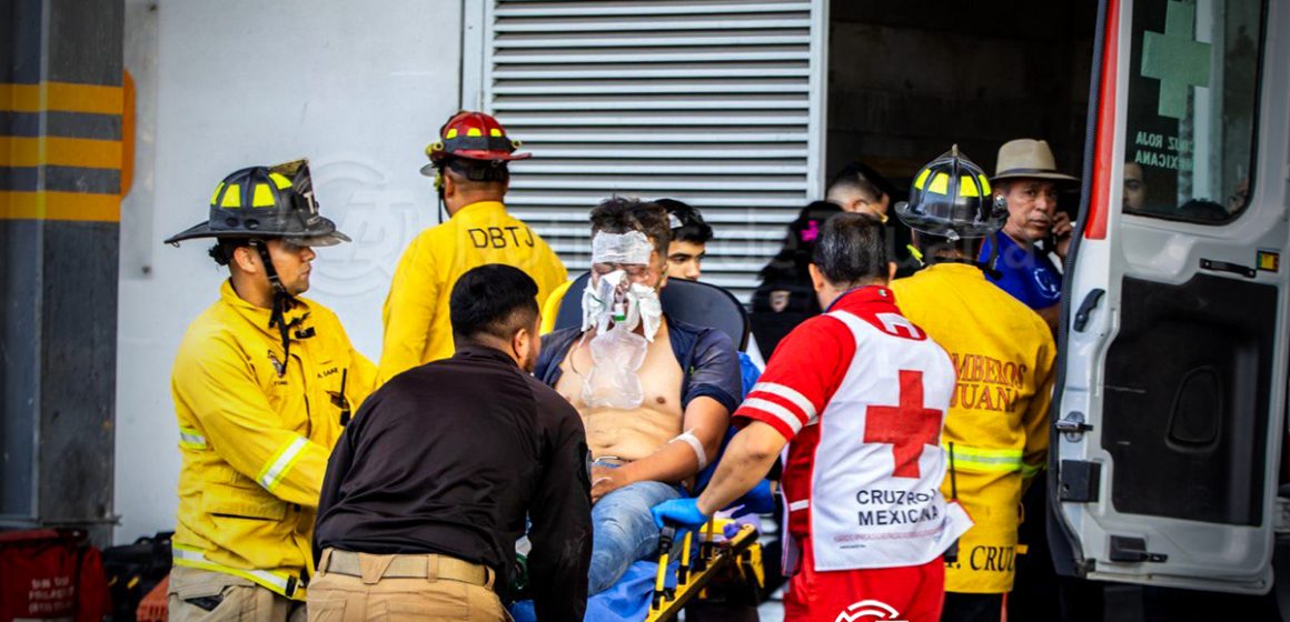 Trabajador sufre descarga eléctrica en Plaza Península