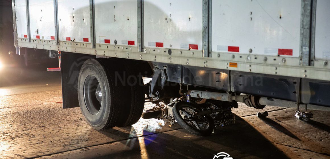 1 Semáforos en Bellas Artes provoca choque; motociclista resulta lesionado