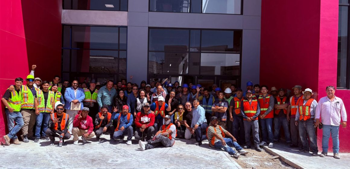 Dra. Alma Xóchitl Herrera Márquez visita instalaciones de la Universidad Nacional Rosario Castellanos en Tijuana