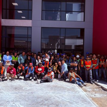 Dra. Alma Xóchitl Herrera Márquez visita instalaciones de la Universidad Nacional Rosario Castellanos en Tijuana