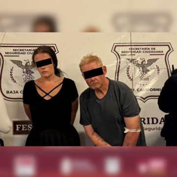 Detienen a pareja estadounidense con sustancias ilícitas; eran buscados en San Diego