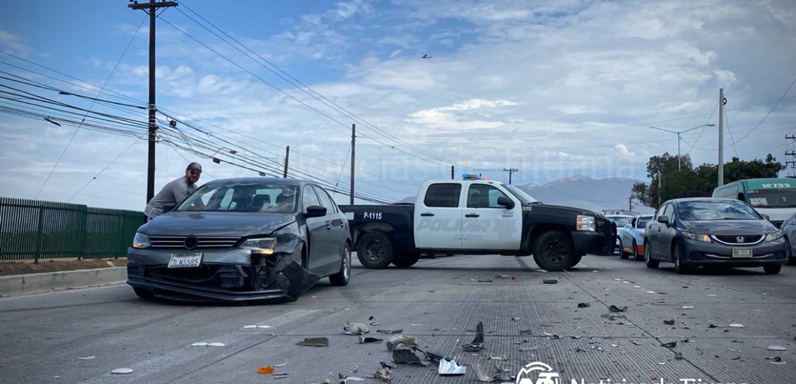 2 Accidente múltiple en la Calzada Tecnológico