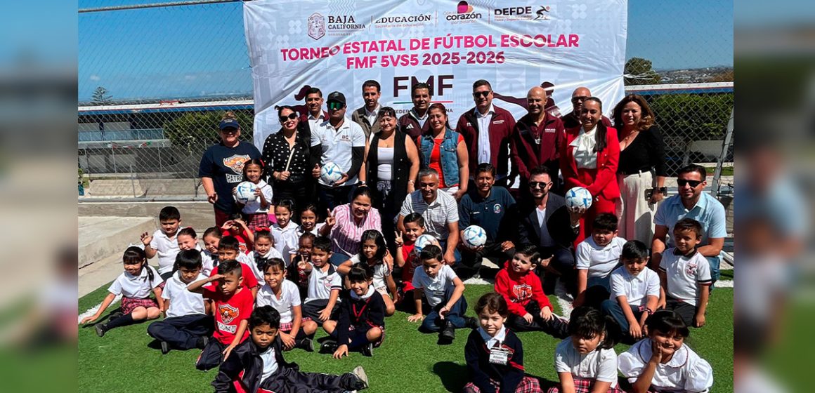 En arranque de Torneo Nacional de Fútbol Escolar, FMF, SEP Y FIFA reparten 3 mil balones en Tijuana