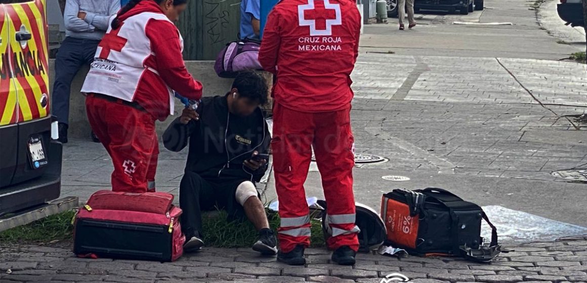 Motociclista sale lesionado tras impactarse contra camioneta en Zona Urbana Río