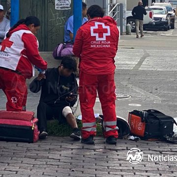 Motociclista sale lesionado tras impactarse contra camioneta en Zona Urbana Río