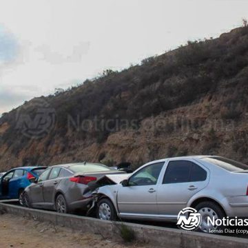 3 Carambola de 10 vehículos en el bulevar 2000 provoca caos vial