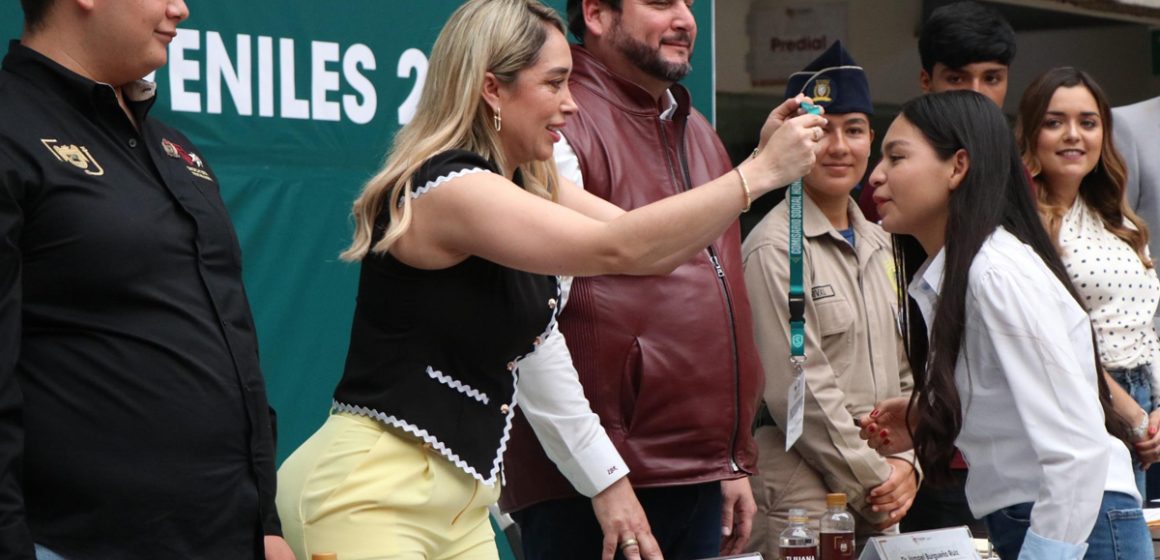 4 Encabeza Burgueño toma de protesta de 154 “Comisarios Sociales Juveniles”