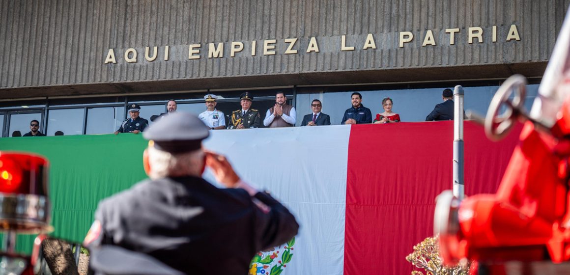 Encabeza alcalde ceremonia por el 215 aniversario de la Independencia de México