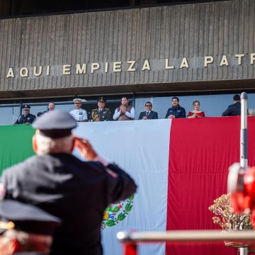 Encabeza alcalde ceremonia por el 215 aniversario de la Independencia de México