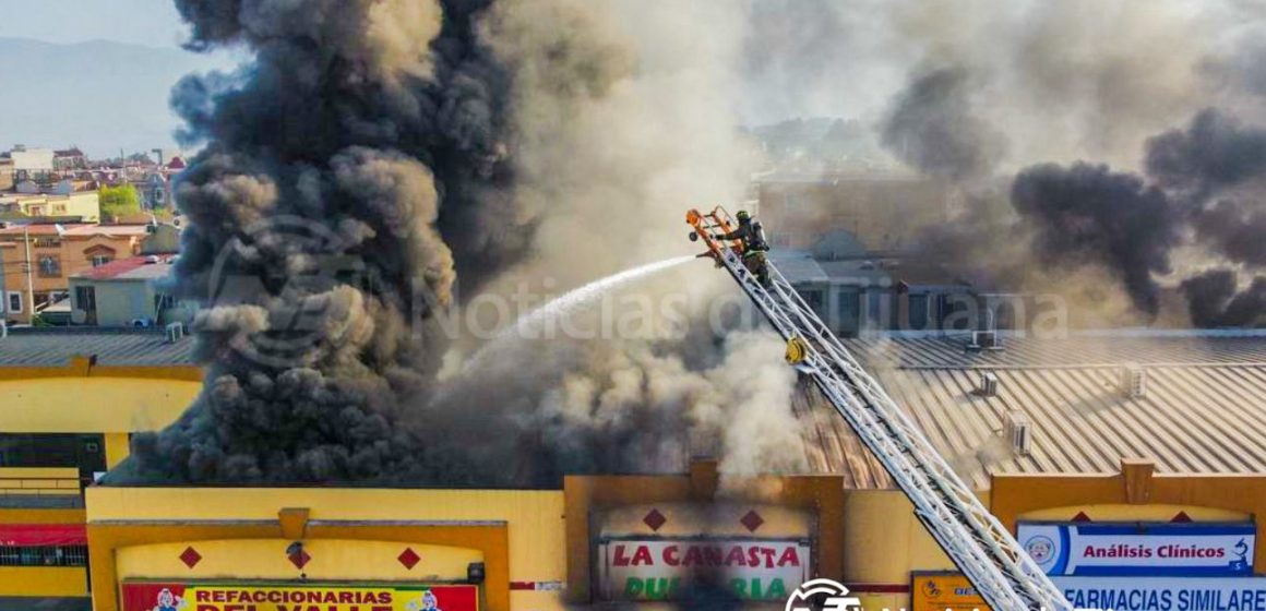 Incendio reduce a cenizas dulcería La Canasta, Refaccionaría del Valle y deja con daños mayores una farmacia en Villa Fontana