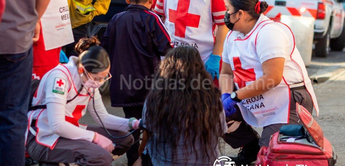 Conductora atropella a mujer y a menor en Infonavit Presidentes