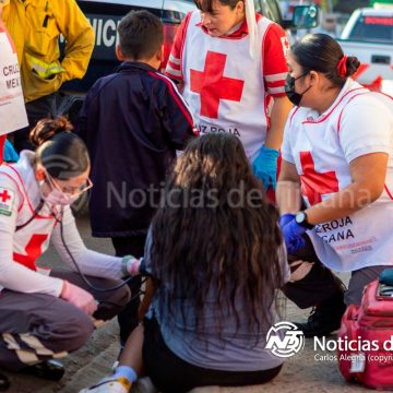 Conductora atropella a mujer y a menor en Infonavit Presidentes