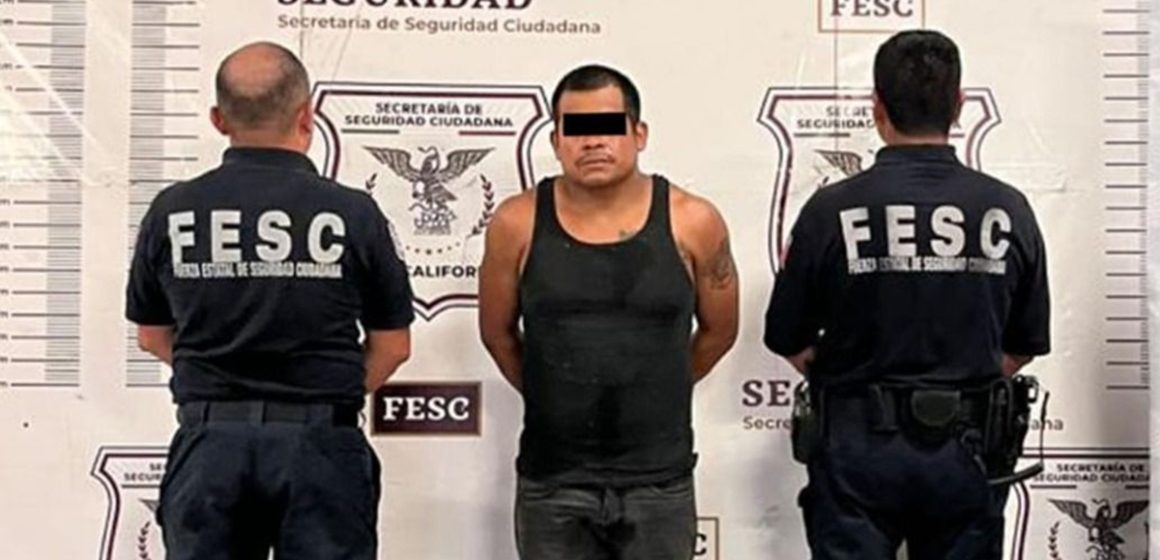 gfgfd Detienen a hombre por violencia familiar en Tijuana