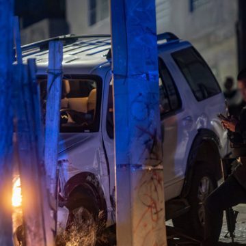 Hombre es asesinado a balazos dentro de una camioneta en la colonia Las Cumbres