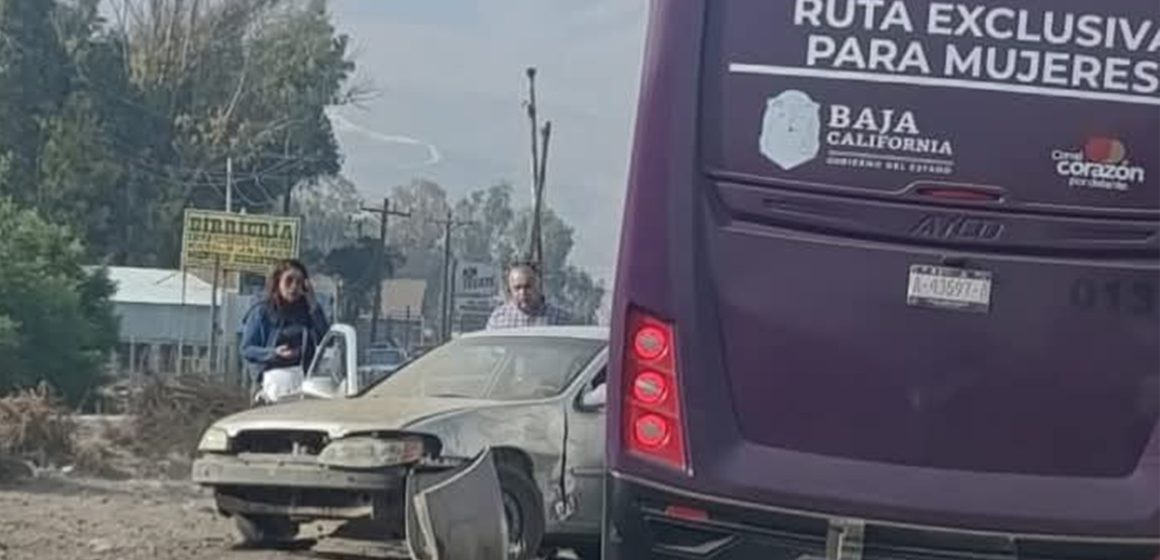Estudiantes de UABC sufren accidente a bordo de autobús en carretera libre Tijuana–Tecate