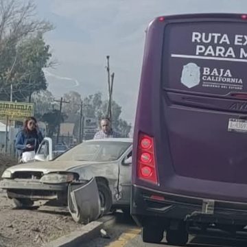 Estudiantes de UABC sufren accidente a bordo de autobús en carretera libre Tijuana–Tecate