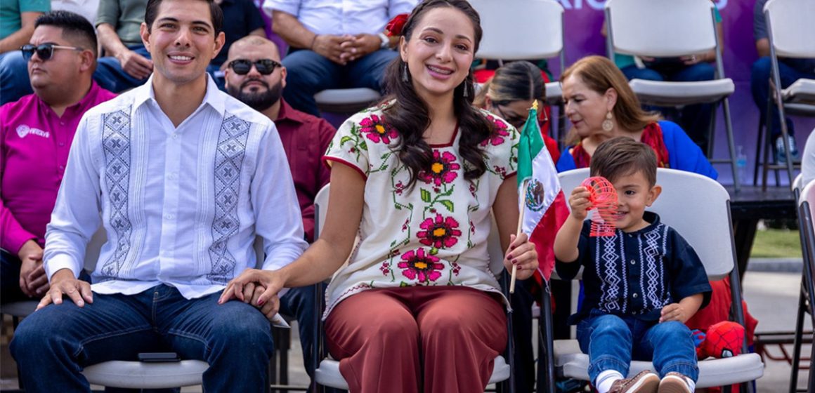 xcvd Orgullo, identidad y unidad en desfile cívico por el 215 aniversario de la Independencia de México