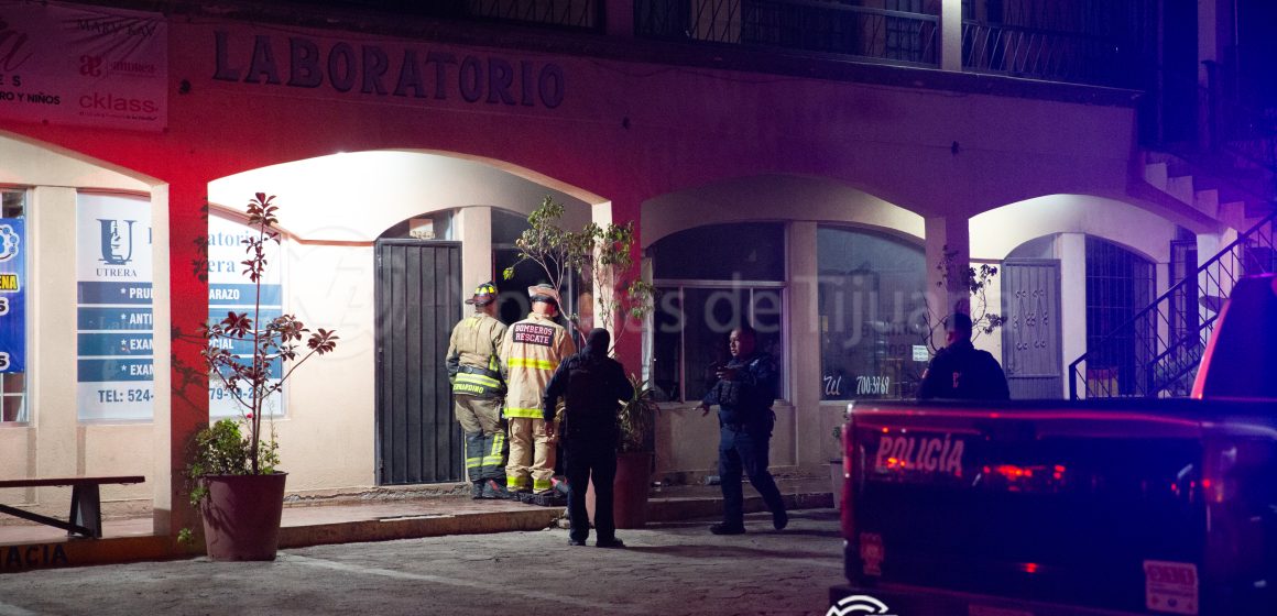 Atacan con bombas molotov negocio de jugos en la Gloria