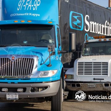 2 Choque en bulevar Insurgentes desata caos vial frente a Burger King