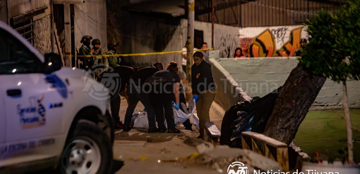 Ejecutan a joven de 17 años en canchas de futbol en Tijuana