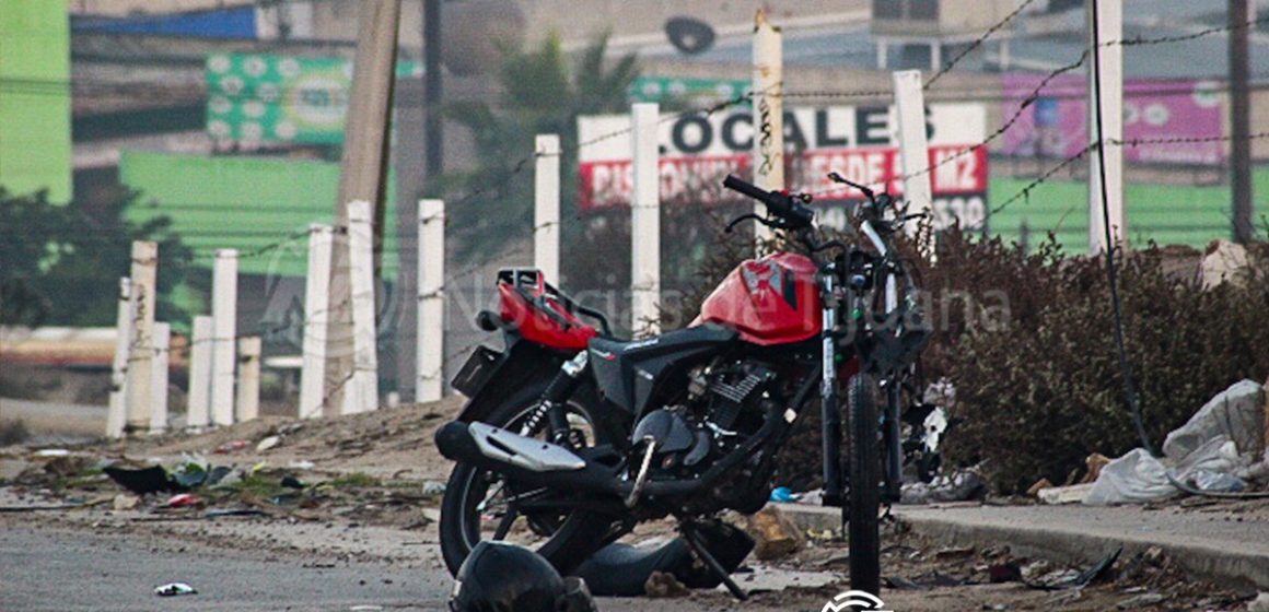 Muere motociclista atropellado por tráiler; el conductor se da a la fuga