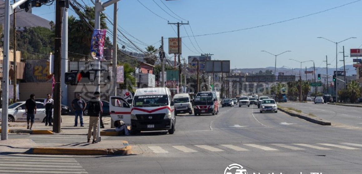 7 Choque en crucero inteligente del bulevar Insurgentes deja varios lesionados