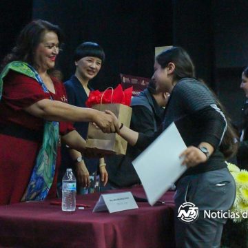 Formato NDT Niños reciben premio por concurso “china mi imaginación”