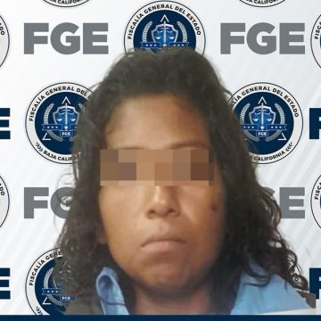 cxv Mujer es vinculada a proceso por causar daños en una farmacia del Centro de Tijuana