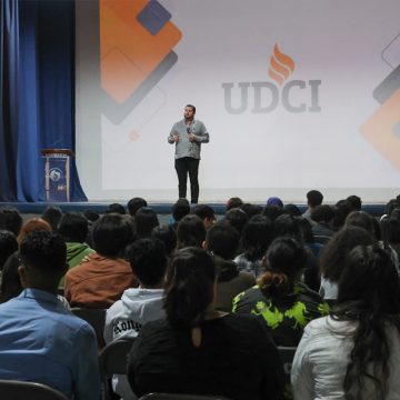cxz Participa alcalde en diálogo con la Universidad de las Californias Internacional