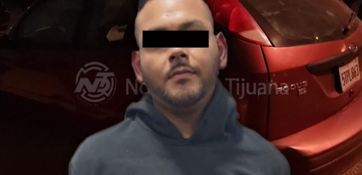 fds Detienen a dos hombres armados que viajaban en auto robado en Tijuana