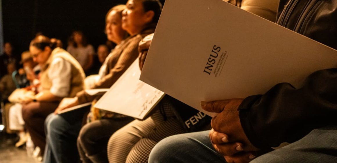 Entregan escrituras a 160 familias de Tecate, consolidan su patrimonio tras años de espera