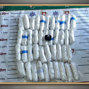 Aseguran más de 19 kilos de “cristal” tras hallazgo de paquete sospechoso en Las Huertas