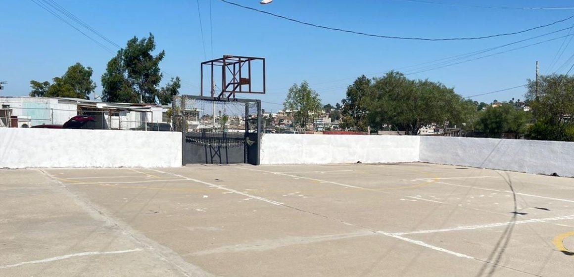 Recuperan cancha deportiva con jornada de limpieza en Aguaje de la Tuna