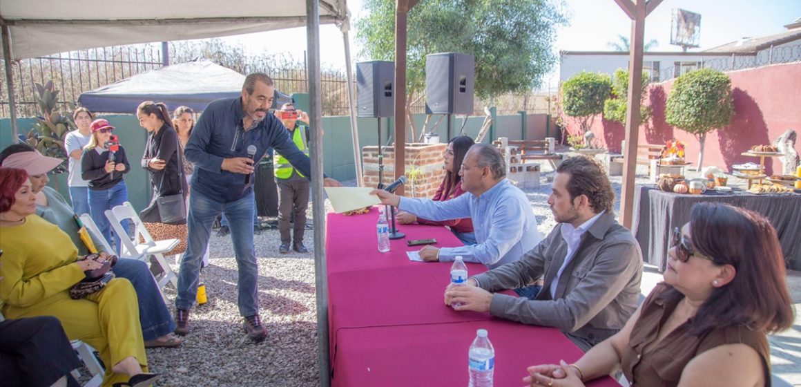 vxczx Formalizan entrega-recepción del fraccionamiento San Marino en Tijuana