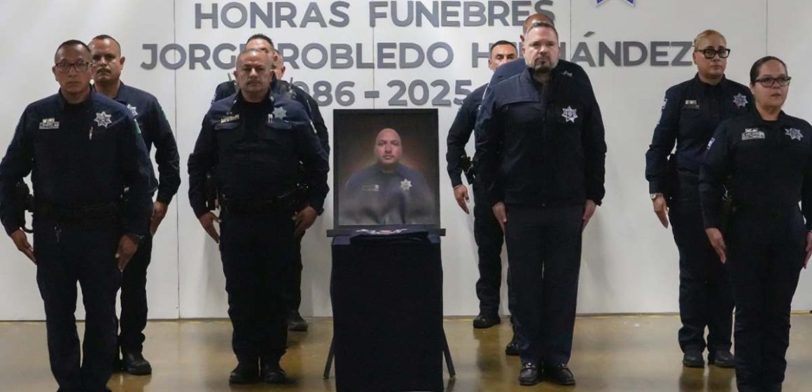 www SSPCM rinde honores al oficial Jorge Robledo Hernández