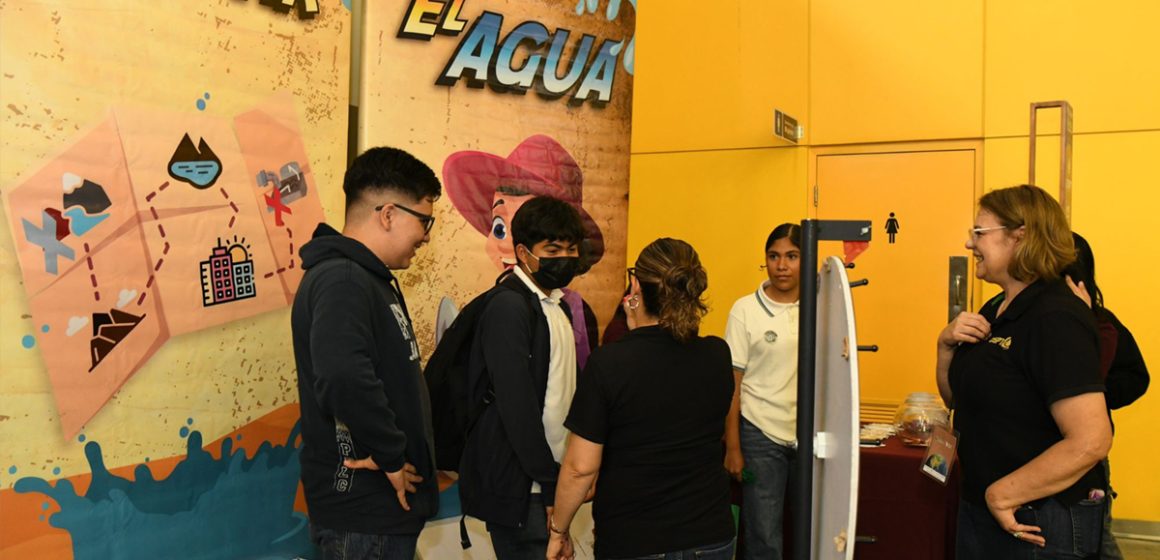 xcvcx Reciben integrantes de Cultura del Agua de CESPT certificación de CONOCER