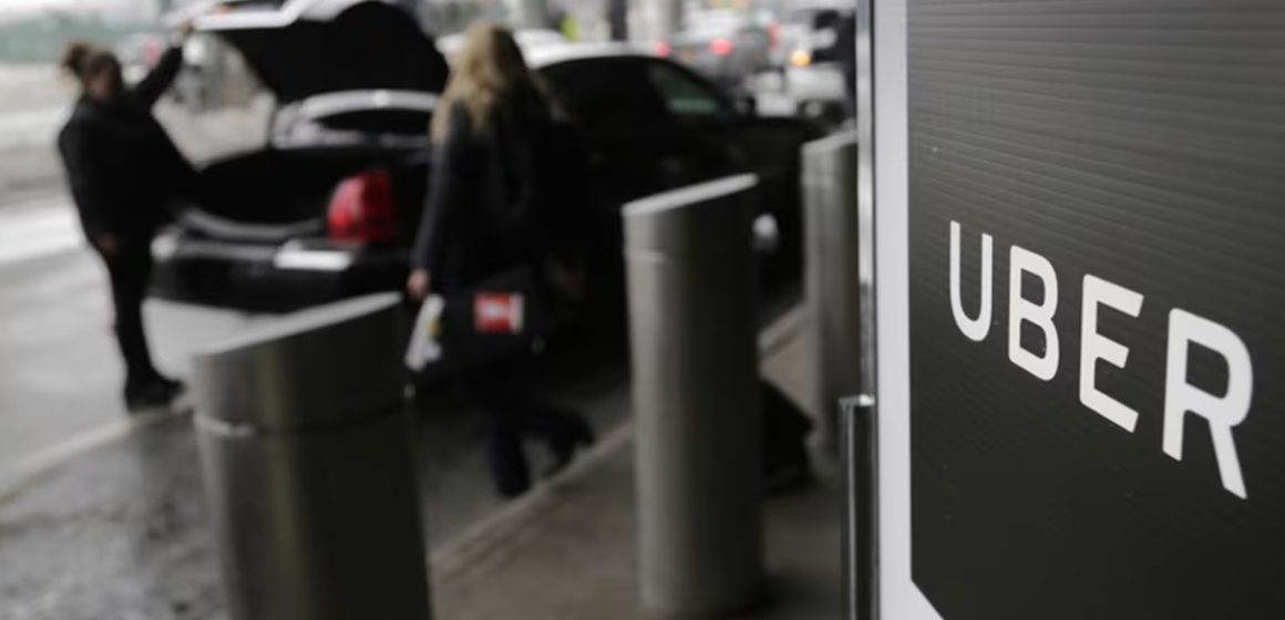 xczx Jueza permite a conductores de Uber operar libremente en aeropuertos de México